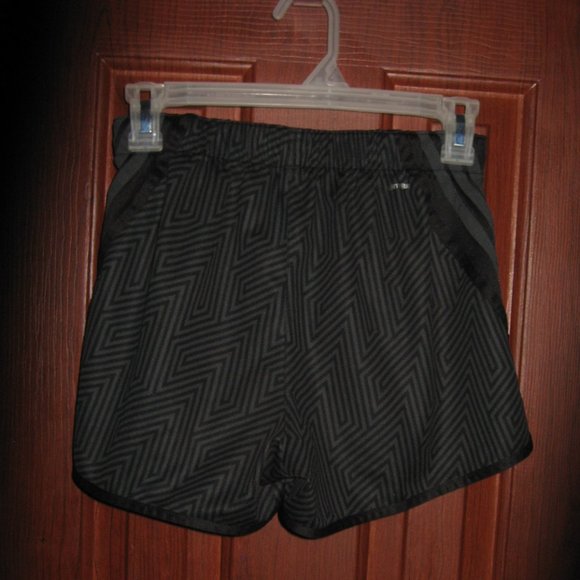 ADIDAS SHORTS - Picture 2 of 2